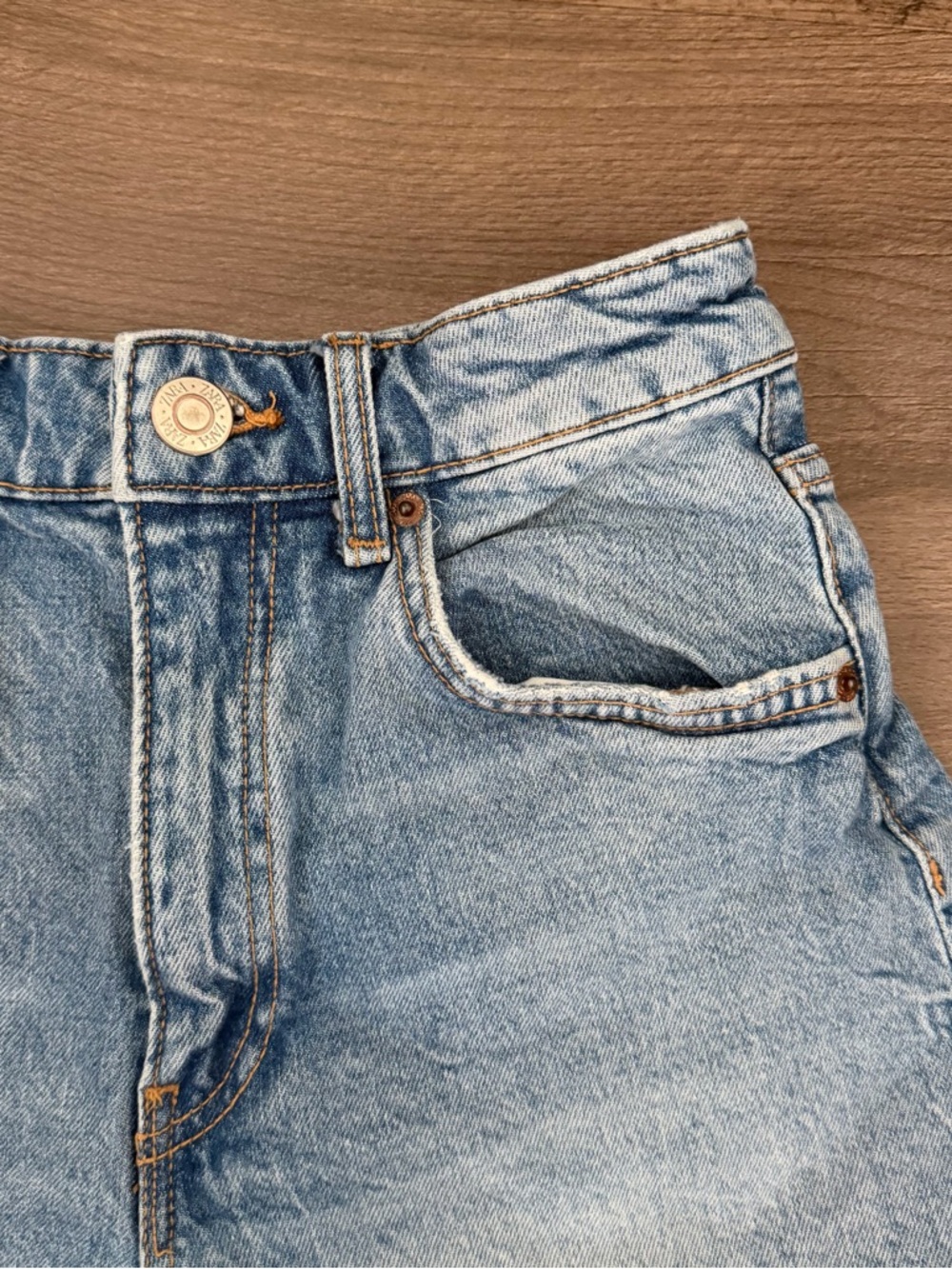 Zara Women's High Waist Cuffed Denim Shorts Medium Light Wash Size 2 - Picture 3 of 9